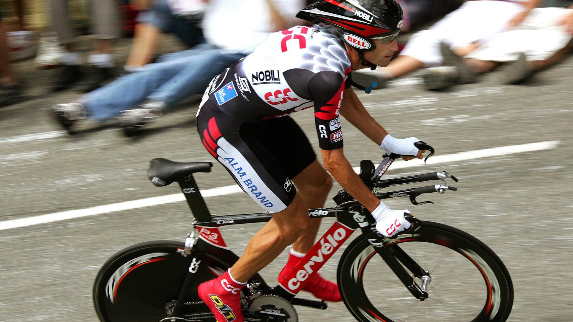 开云体育客服-体育与对手展开激烈杯赛较量，竞技体育中的对手